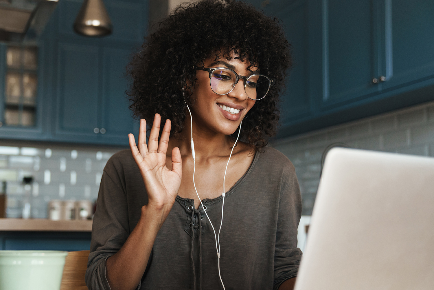 woman-at-desk-on-video-call